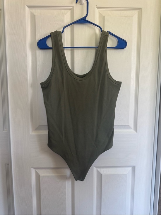 nuuds Tops - NWOT NUUDS Olive Ribbed Scoop Neck Bodysuit